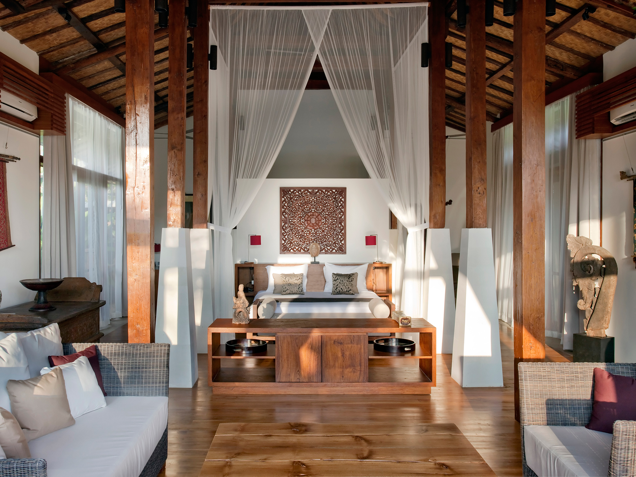 6. Villa Amy - Master bedroom and living area - Dea Villas - Villa Amy, Canggu, Bali